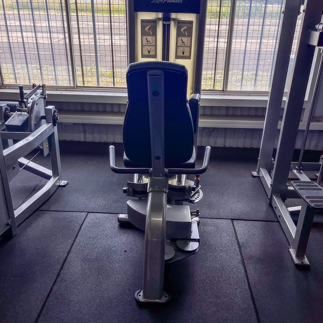 Hip Abductor - targets Glutes
